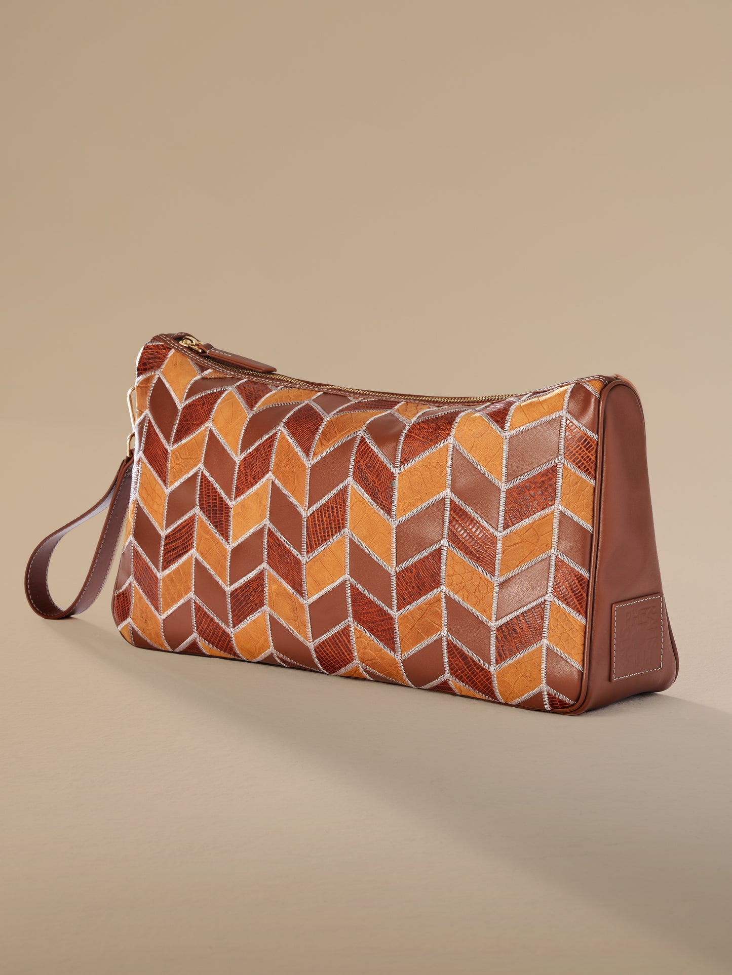 Chevron Maxi Clutch Taba